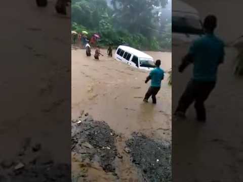 VIDEO: En Guanuma el río se lleva un autobús