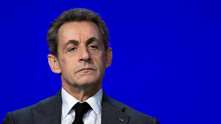 La derecha elimina a la primera a Sarkozy como candidato al Elíseo