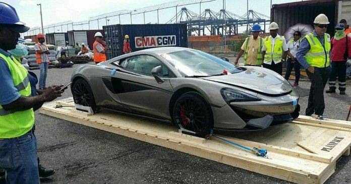 Ley que exonera impuestos de vehículos a legisladores no establece vencimiento de ese privilegio