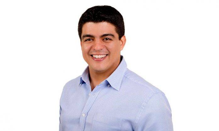 Director de la CAASD anuncia aumento de precio del agua potable