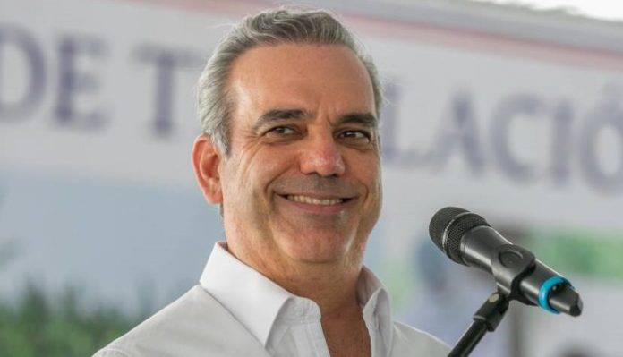 Abinader declara el 2 de enero no laborable mediante decreto