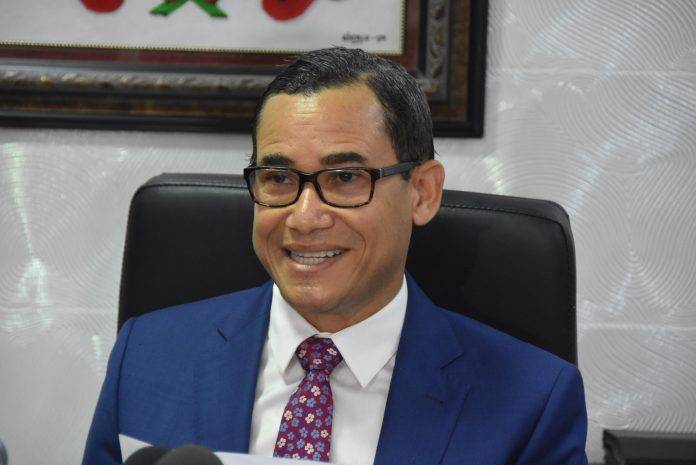 Eddy Olivares propone se consagre derecho al voto a militares y policías en próxima reforma constitucional