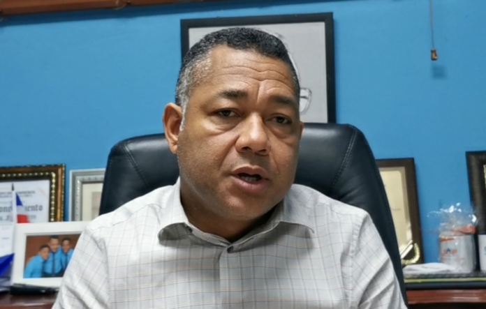 Alcalde de Boca Chica rechaza que la playa esté altamente contaminada de materia fecal