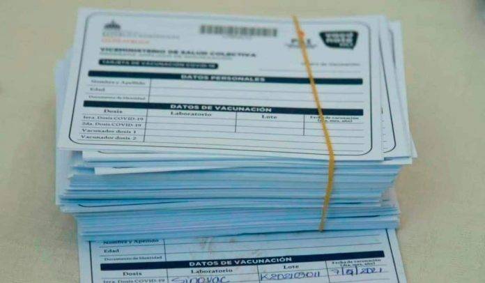 Tribunal rechaza otra acción contra presentación tarjeta vacunación obligatoria