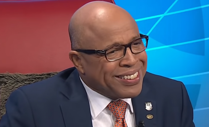 Cámara de Diputados licita canastillas para bebés y mosquiteros para uso de la institución