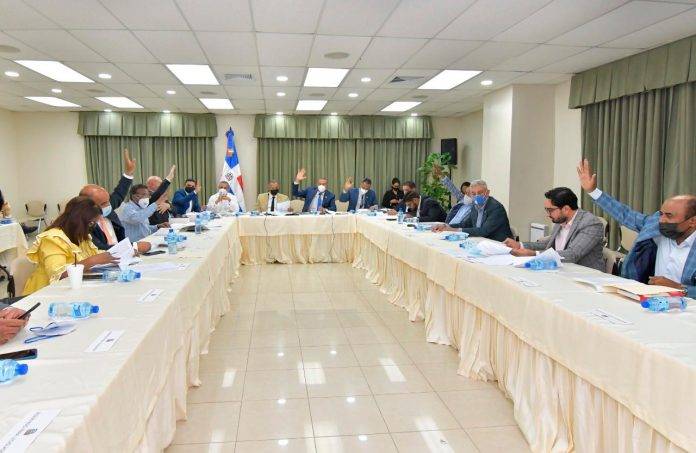 Tras controversia eliminan del Código Penal artículo que justificaba el castigo físico a niños