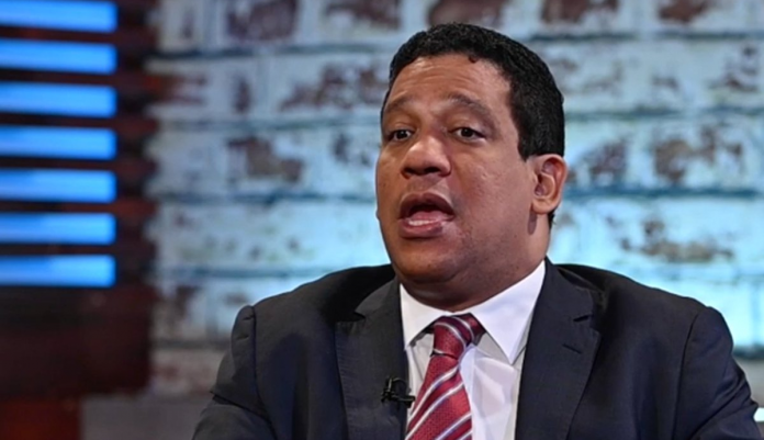 Director de Contrataciones Públicas dice senador Alexis Victoria Yeb nunca debió contratar con el Estado