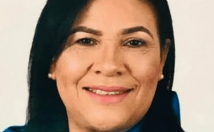 Directora regional del MINERD y regidora de Mao gana más de RD$200,000 en dos nóminas del Gobierno