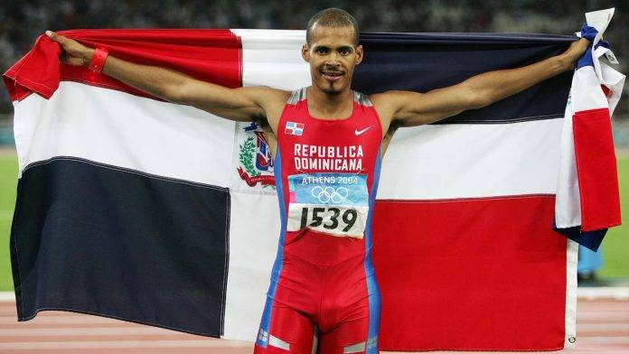 Félix Sánchez: “Gracias mamá por criarme sola desde chiquito. Que bueno que salí bien»,