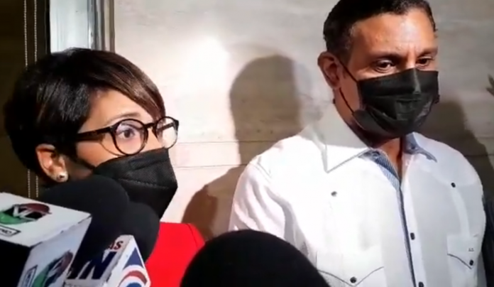 Tras interrogatorio de 3 horas a Sammy Sosa su abogada dice que esperan acusación formal