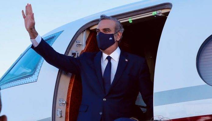 Gobierno reembolsará impuesto de 10 dólares a dominicanos en el exterior