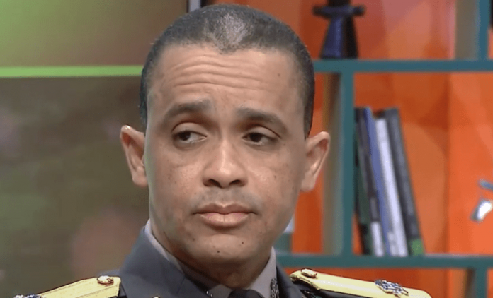 Abinader nombra a exjefe P.N. Edward Sánchez como asesor policial en Palacio Nacional; hace menos de dos meses lo destituyó