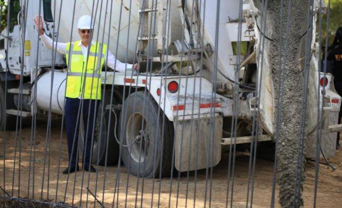 Abinader da inicio a primera etapa de muro fronterizo