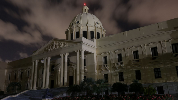 El 64.5 % de los dominicanos evita salir de noche por miedo a delincuencia