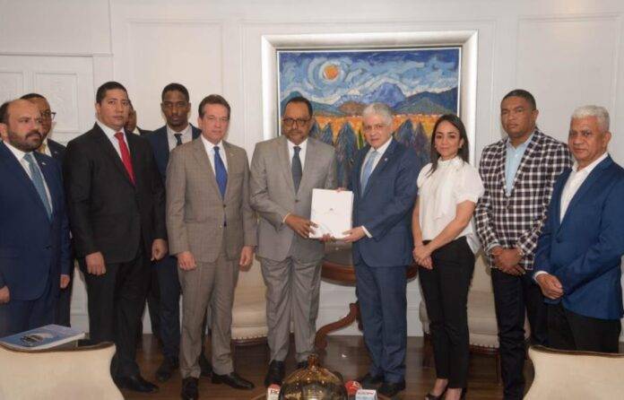 Gobierno deposita proyectos para reformar leyes de hidrocarburos, de compras y fideicomisos