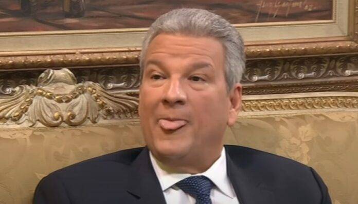 Macarrulla: «Este es el Gobierno que menos empresarios tiene»