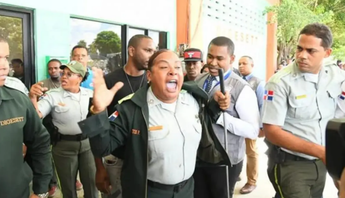 Fiscalía acusa a Coronela del Canódromo por agresión a Defensor del Pueblo y periodistas