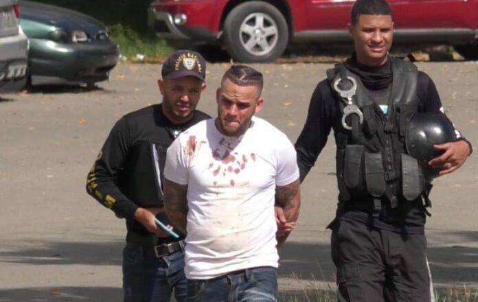 Fiscal de Santiago niega que agentes hayan entregado «sano y salvo» a Richard Báez