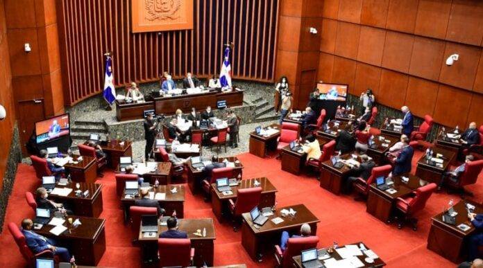 PRM, FP y PRSC aprobaron en el Senado ley que limitaría libertad de expresión