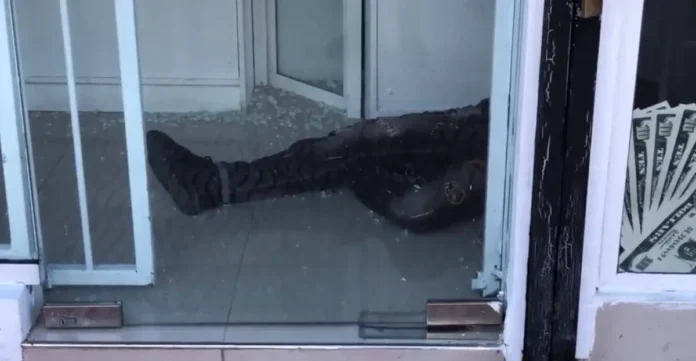 Un muerto y un herido en intento de asalto a joyería en Av. Independencia