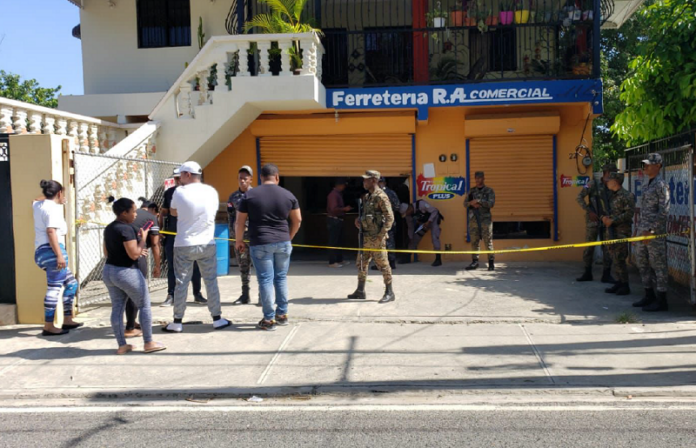 Desconocidos matan de un disparo a comerciante en Santiago