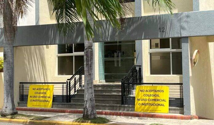 Denuncian negativa a instalación de preescolar en Los Cacicazgos ha generado atropello a niños y directivos