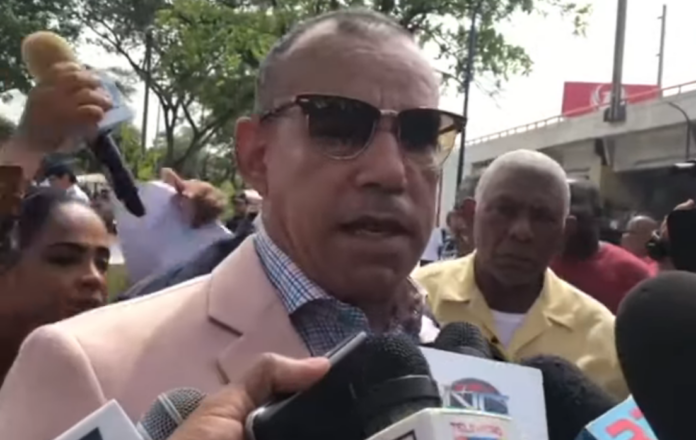 Alburquerque defendió agentes y fiscal que pusieron droga en Villa Vásquez; amenazó con someter a quienes difundieron video