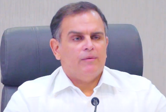 Ministro de Hacienda dice recorte de RD$4 mil millones del presupuesto de Educación es para palear precios de combustibles