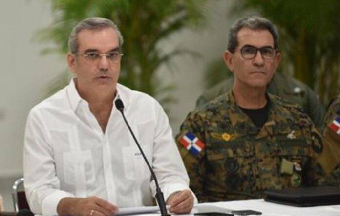 Abinader anuncia adquisición de 6 helicópteros, 21 vehículos blindados y 4 camiones antimotines para reforzar la frontera con Haití