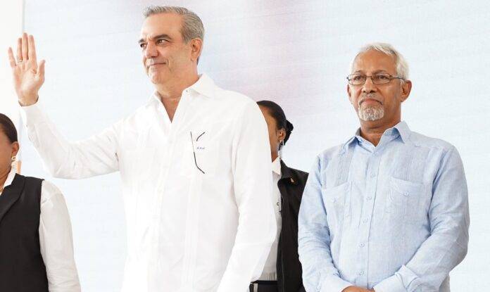 Abinader ordena auditar la nómina de Educación; solo en sede central hay más de 8 mil empleados