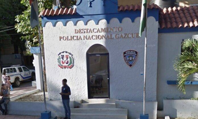 Policía apresa una joven tras esta publicar en redes sociales que no le recibían denuncia