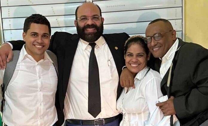 Pastora Rossy Guzmán, su hijo y Núñez de Aza pagan fianza y salen de prisión