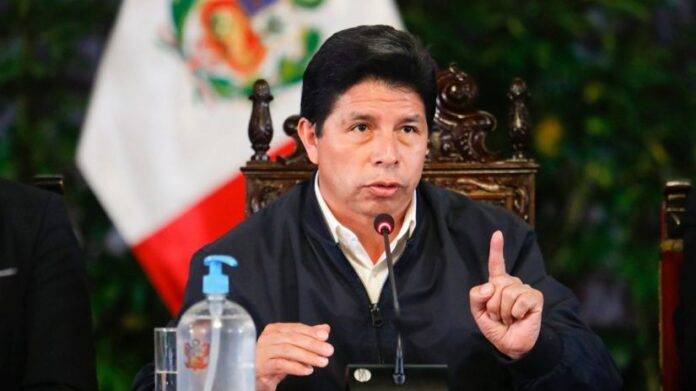 Destituyen y detienen a Pedro Castillo, presidente de Perú, después de que disolviera el Congreso y anunciara un «gobierno de excepción»