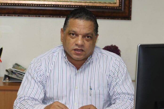 Mas del 40% de los choferes de  transporte publico son Haitianos indocumentados  según Mario Díaz de Fenattransc