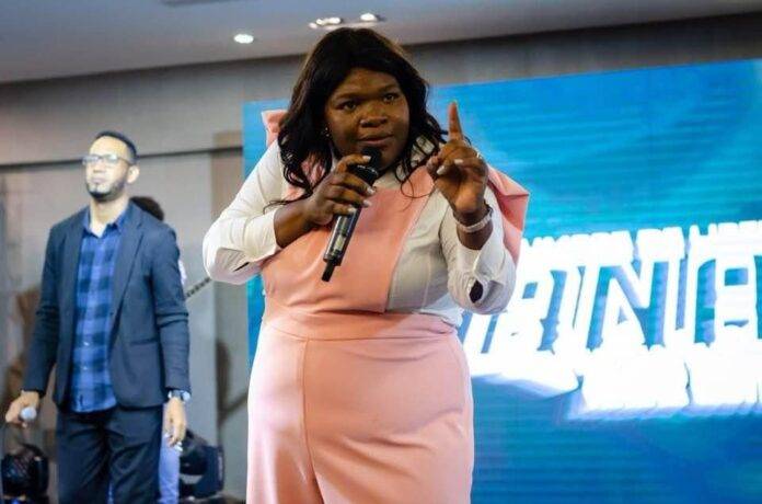 Arrestan a Elizabeth Silverio en su residencia; conocerán solicitud coerción este viernes