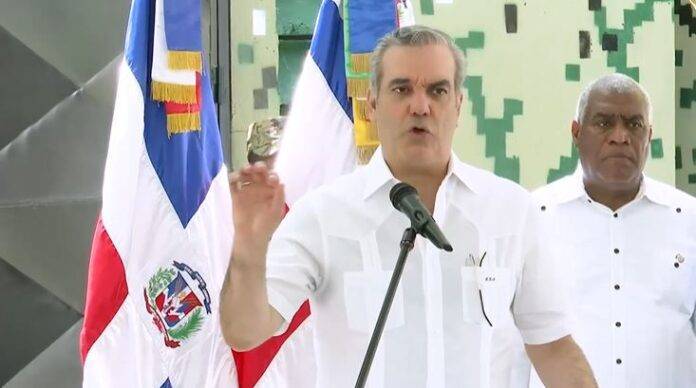 Presidente Abinader define de irresponsables a algunos organismos multilaterales que quieren que RD asuma situación de Haití