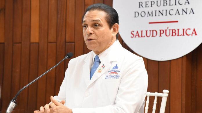 Salud Pública da plazo de tres meses a profesionales de la salud para regularse en el ejercicio