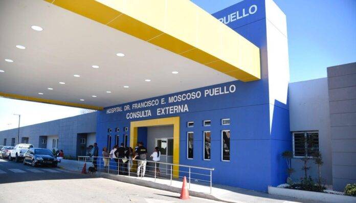 Médicos del Hospital Moscoso Puello anuncian paro de 72 horas desde el lunes hasta jueves