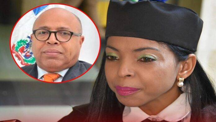 Yeni Berenice se reúne a puerta cerradas con Alfredo Pacheco