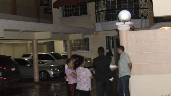 Joven muere tras lanzarse desde azotea de edificio en el Mirador Norte