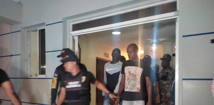 Dos haitianos detenidos por muerte de primer teniente; supuestamente lo mataron porque le cobró el alquiler de la casa