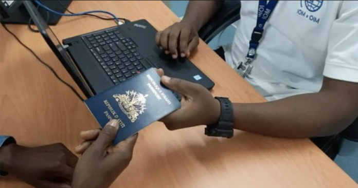 En solo 60 días, 6 consulados de RD dieron 27,123 visas a haitianos