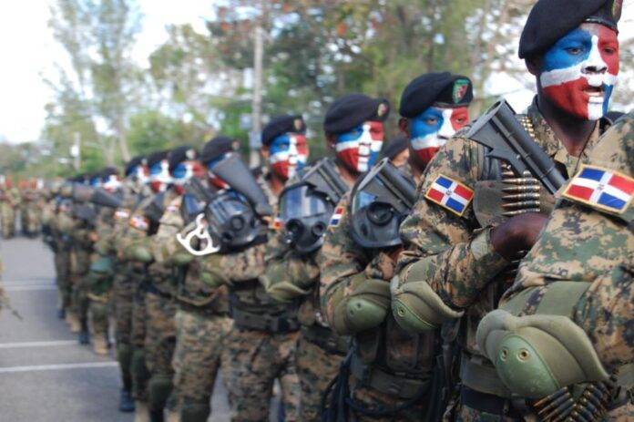 Para formar parte del Ejército de RD entre los requisitos esta no tener tatuajes ni aretes