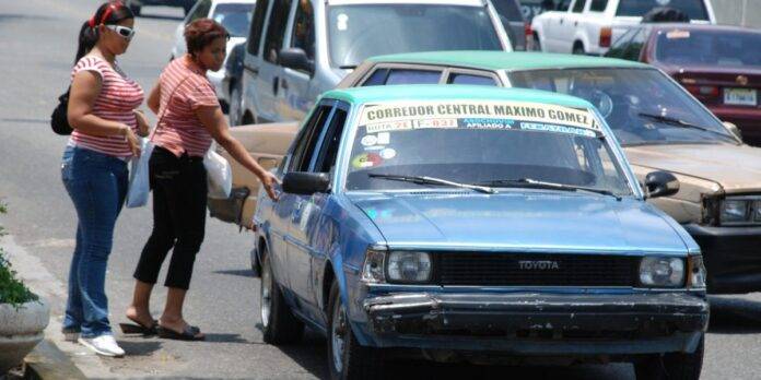 Fenattransc anuncia que a partir del lunes se prohibirá transportar haitianos en todo el país