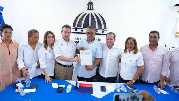 Gobierno entrega 55 millones de pesos en bono a comerciantes por cierre de la frontera