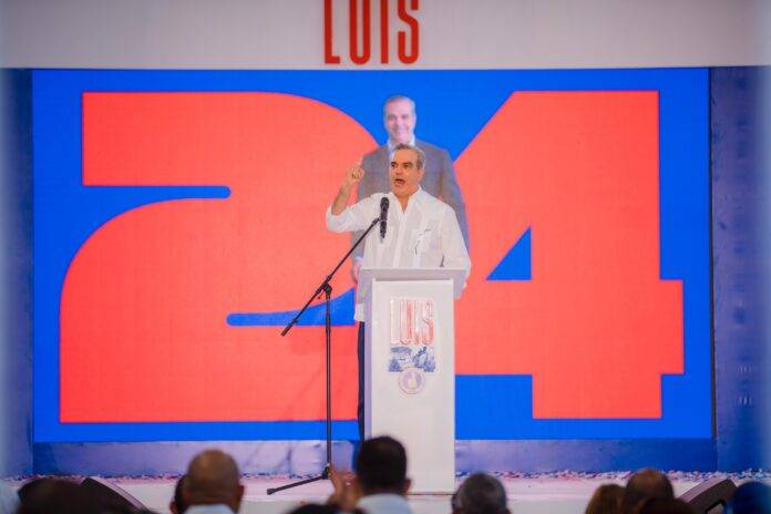 Luis Abinader reitera llamado a la oposición política a unirse en defensa de intereses de la nación