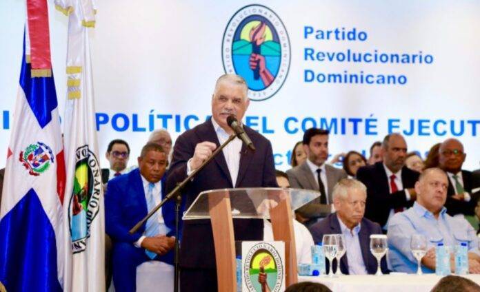 PRD elige a Miguel Vargas como candidato presidencial y convoca Convención Nacional