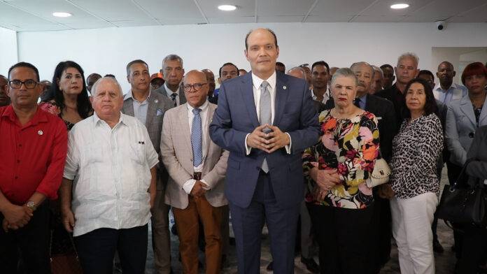 Ramfis Domínguez Trujillo anuncia su candidatura presidencial para el 2024 por el PED