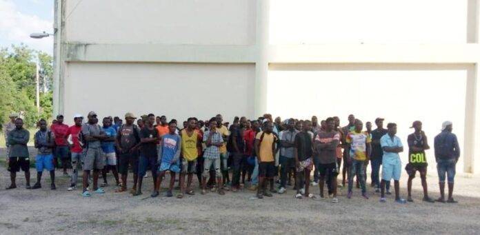 Cesfront detiene a 104 haitianos indocumentados que pretendían llegar a Santo Domingo y Santiago