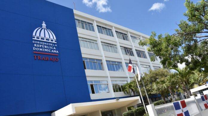 Ministerio de Trabajo reitera el lunes es feriado por Día de la Constitución